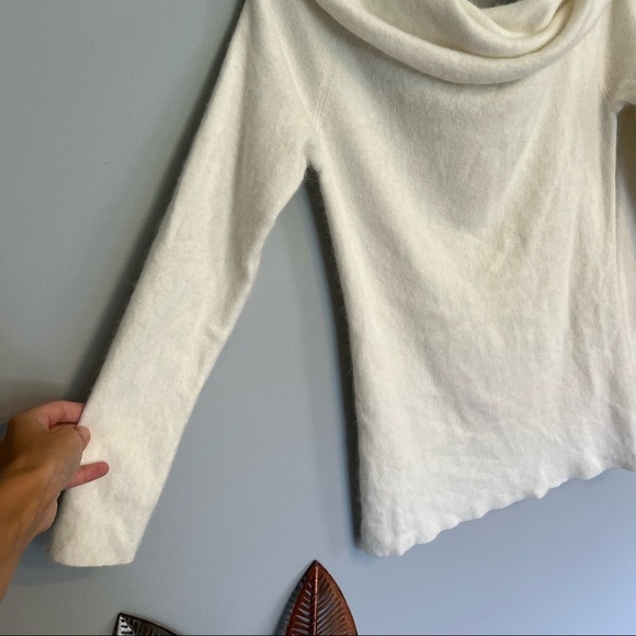 Alex Marie Turtle Neck Nylon Rabbit Hair Sweater - Picture 3 of 8